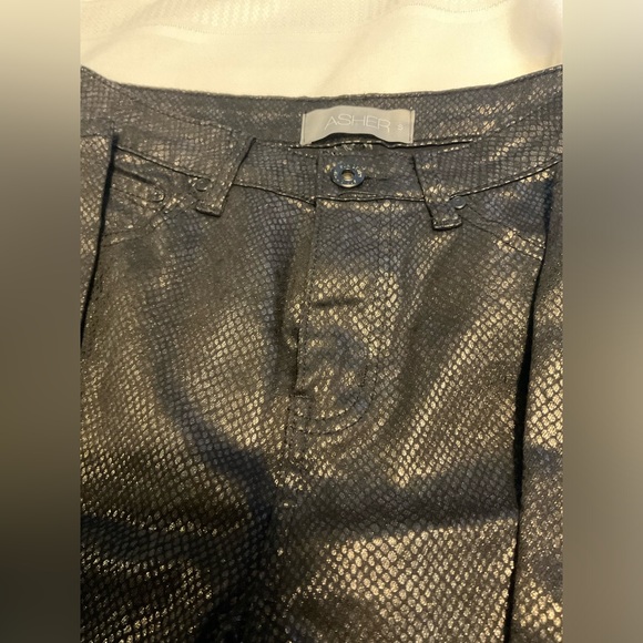 New Asher Snake Skin Print Pants. Size Small - Picture 3 of 4